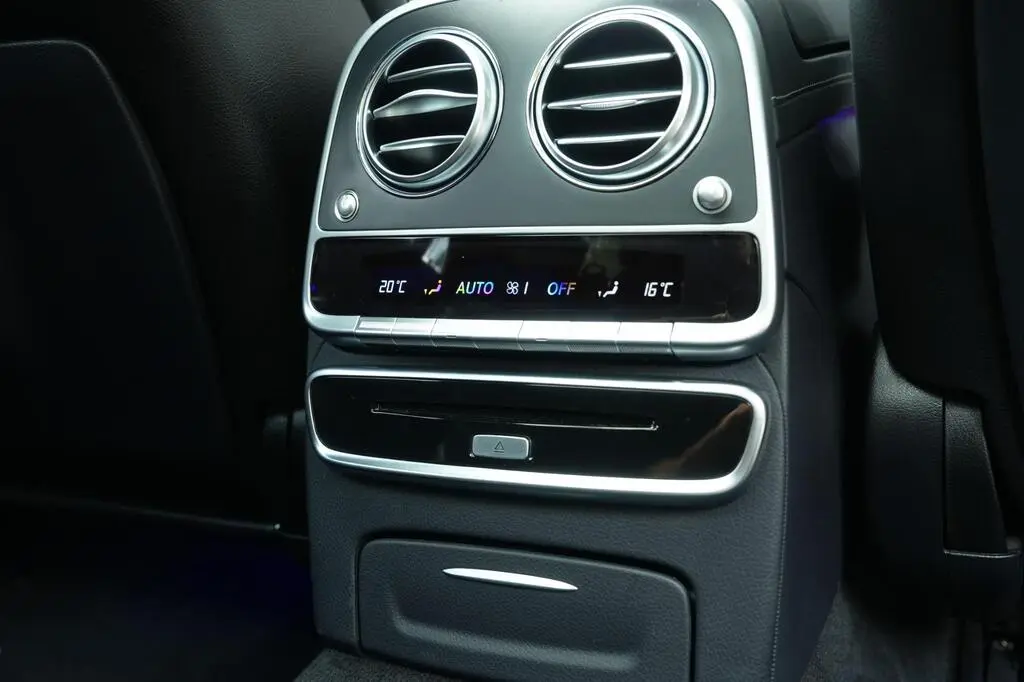 Premium Class rear climate control panel